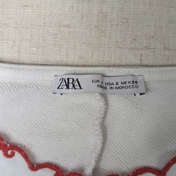 ZARA White Embroidered Floral Sweatshirt Puff Sleeve 100% Cotton Sz S - Picture 3 of 9